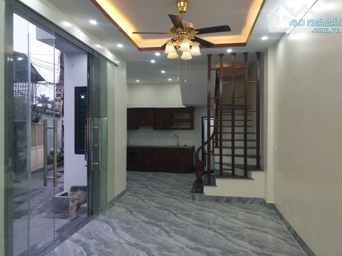 BÁN NHÀ 2.3 TỶ 3 TẦNG 43M2 NGÕ THẲNG NGẮN ĐƯỜNG TÔ HIẾN THÀNH - 1