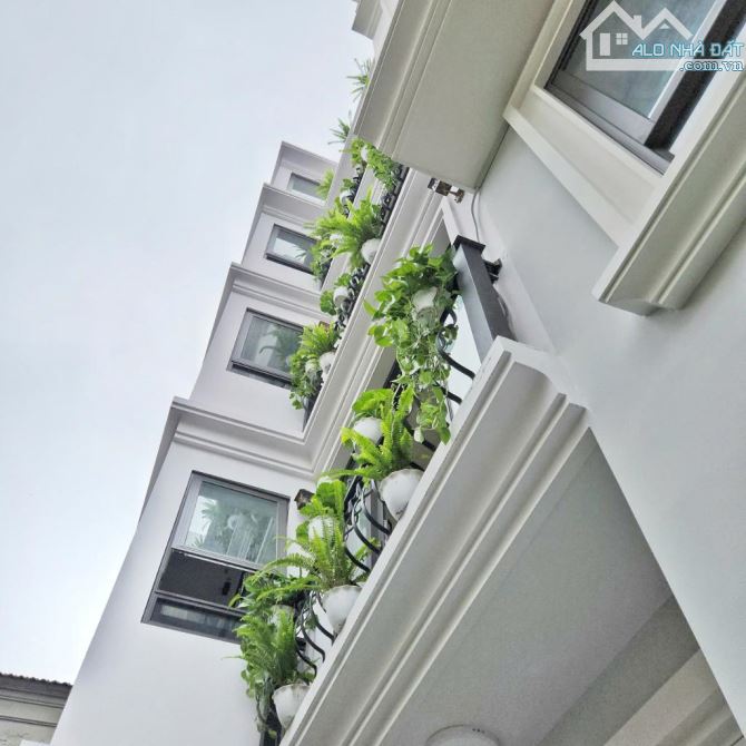 Bán nhà phố Sài Đồng - Long Biên thiết kế hiện đại, ngõ ô tô thông - 1