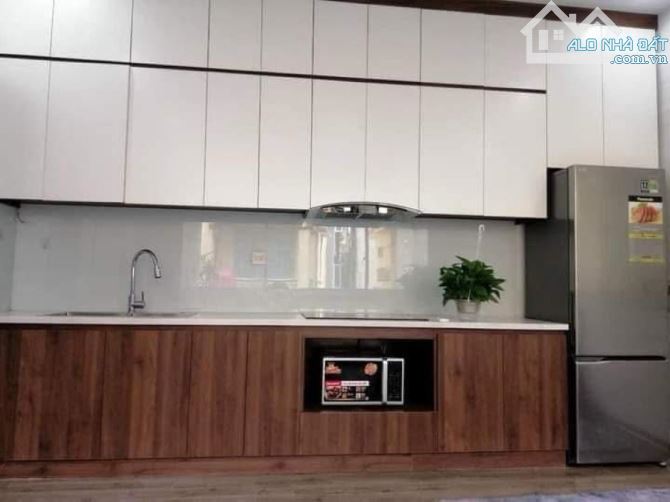 Bán nhanh, CCMN đang hoàn thiện ngõ 14/84 Mễ Trì Hạ, 49m, mt 5.9m, 12p khép kín, 12 tỷ - 2