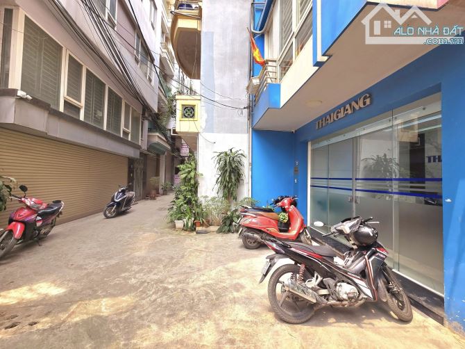 Phân lô Chùa Láng, gần hồ điều hòa, 2 thoáng, Ô tô, 49m 5 tầng 4.5m mặt, Giá 15.5 tỷ - 2