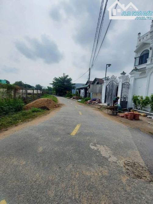 BÁN LÔ ĐẤT NGAY UBND XÃ NHỊ BÌNH , HÓC MÔN 90M2 GIÁ 1 TỶ 9 , SỔ HỒNG RIÊNG - 2