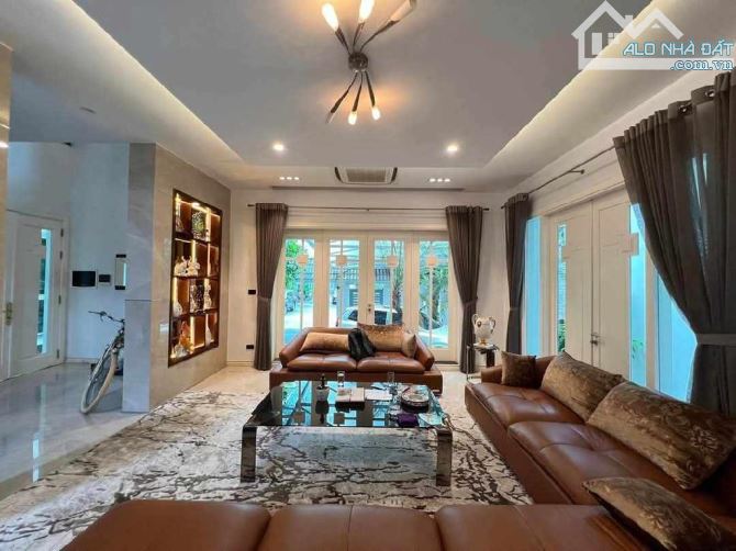 BÁN NHÀ MẶT PHỐ NHẬT CHIÊU VỊ TRÍ CỰC HIẾM-  110M2 - 5 TẦNG THANG MÁY MẶT TIỀN KHỦNG 6.8m - 2