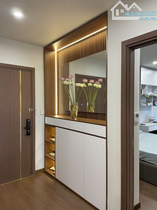 Tôi cần cho thuê 2 ngủ full Iris gadend 67m2, giá 13tr/th. - 2