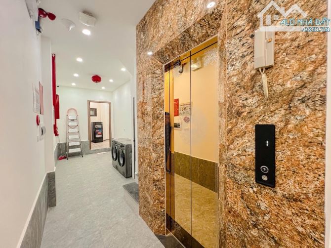 Siêu phẩm dòng tiền thang máy -60m x 5T - vị trí VIP - mới tinh - 9 phòng sịn sò - 2