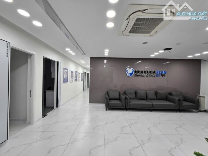 Cho thuê nhà mặt tiền số 157-159 đường Võ Văn Tần, Phường Võ Thị Sáu, Quận 3, Hồ Chí Minh - 2