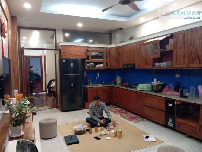 BÁN GẤP GIÁ TỐT!!! DIỆN TÍCH KHỦNG - Ô TÔ VÀO NHÀ - KINH DOANH TẤP NẬP - QUY HOẠCH ỔN ĐỊNH - 2