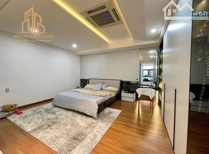 BÁN NHÀ BIỆT THỰ ĐƯỜNG ĐẶNG THAI MAI. DT:10x20M. GIÁ: 17 TỶ - 2