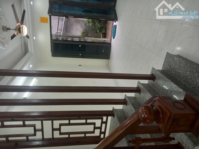 Nhà 3 tầng còn rất mới ngõ Đoàn Trần Nghiệp - 2