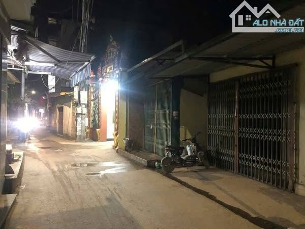Bán đất Vĩnh Quỳnh, Thanh Trì - tặng nhà cấp 4, kinh doanh, 40m - 2