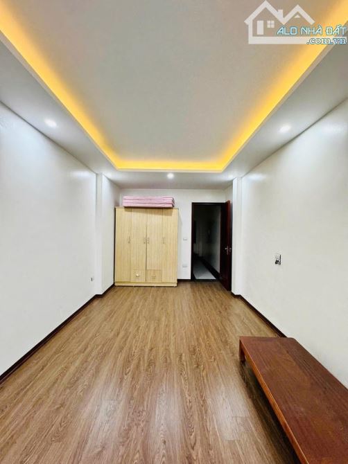 ĐẠI TỪ NHÀ ĐẸP Ở NGAY - 2 THOÁNG - Ô TÔ ĐỖ CỬA - CỰC GẦN PHỐ - 3