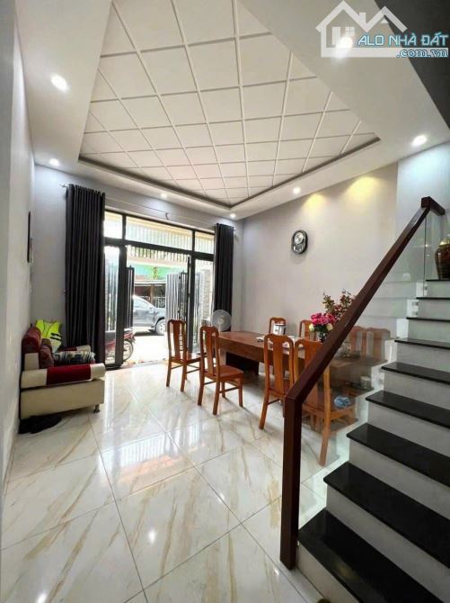 BÁN GẤP NHÀ PHƯỜNG 5, Q.3 (GIÁ 3tỷ3/55m2) - 3