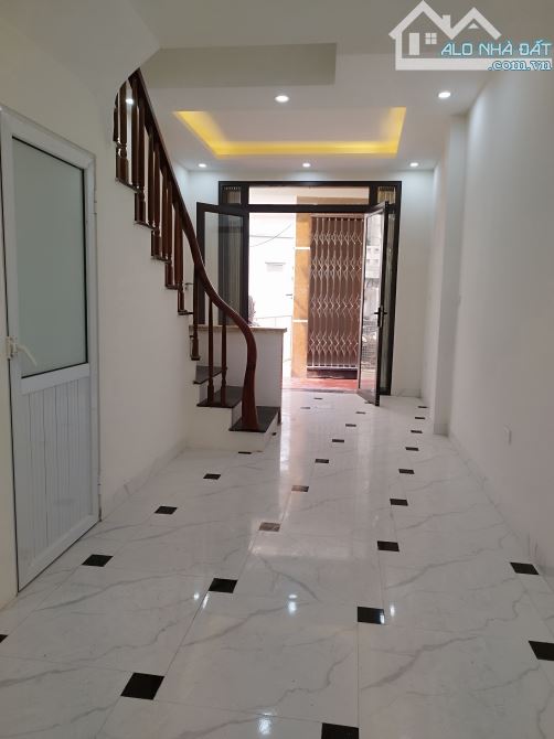 CẦN BÁN CĂN NHÀ MẬU LƯƠNG ,NGÕ ĐẸP ,5T ,3PN GIÁ 5 TỶ - 3