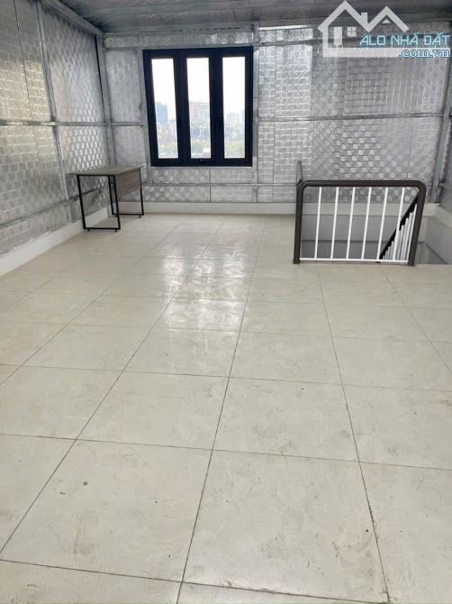 Mặt Phố Yên Lãng - vỉa hè 3m - kinh doanh sầm uất - 4 tầng - 10.3 Tỷ - 3