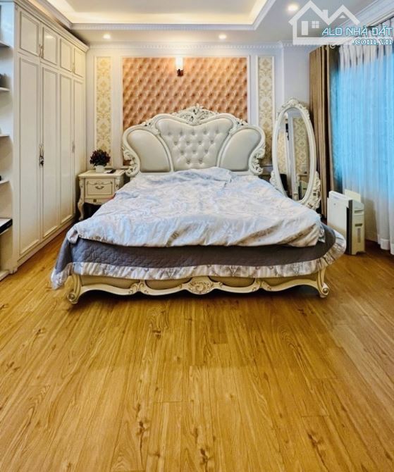 Phạm Văn Đồng-Lô Góc 3 Thoáng -Cách Mặt Phố Chỉ 30m -35m .6 Tầng .4 Ngủ. Giá 7,3 Tỷ - 3
