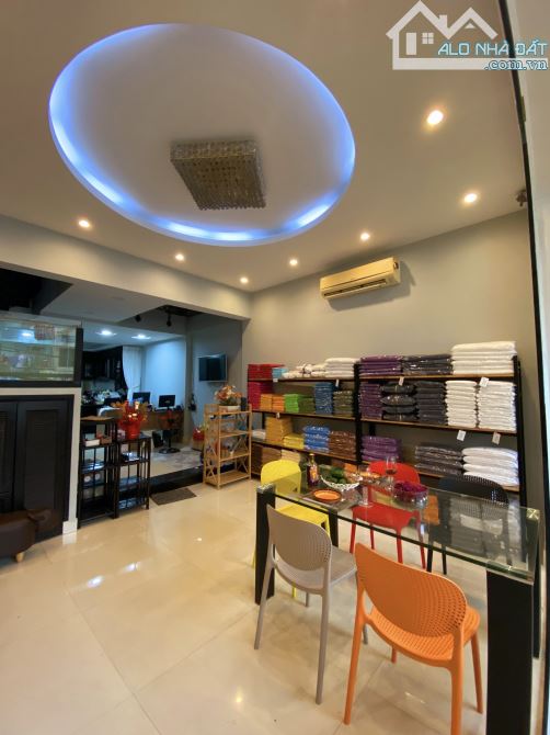 Mặt bằng cho thuê hẻm xe hơi. GIÁ CHỈ 10 TRIỆU Ngang 5m dài 20m. 1 tầng hầm để được 2 chiế - 3