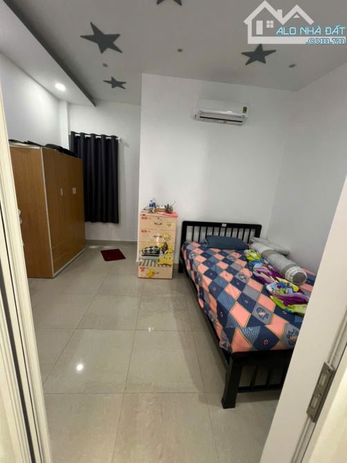 Bán nhà 3 tầng đúc BTCT 65m2 Lê Trọng Tấn ngay Đại Học Công Thương chỉ 5.6T - 3