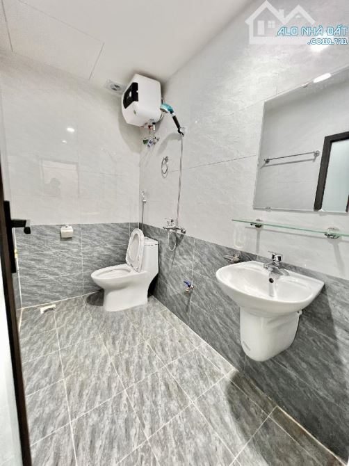 BÁN TÒA  CCMN - THANG MÁY - 10 PHÒNG KHÉP KÍN - CHO THUÊ TUYỆT VỜI - 3