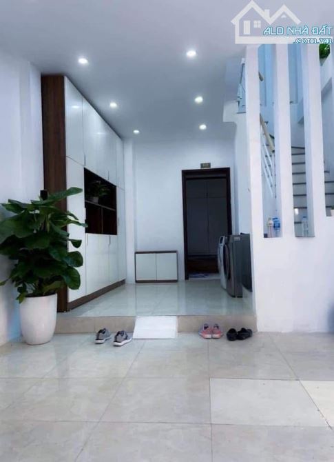 Bán nhanh, CCMN đang hoàn thiện ngõ 14/84 Mễ Trì Hạ, 49m, mt 5.9m, 12p khép kín, 12 tỷ - 4