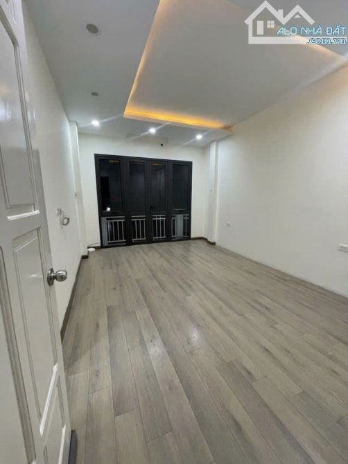 Bán Gấp Nhà Nghi Tàm 30m2, 5 tầng chỉ 7.1 tỷ, trước nhà 6m, ngõ thông, kinh doanh - 4