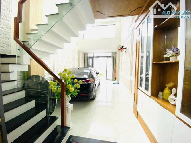 Nguyên căn Nguyễn Thái Bình phường 4 quận Tân Bình 4.18mx12m, 4 tầng mới giá 22 triệu/thg - 4