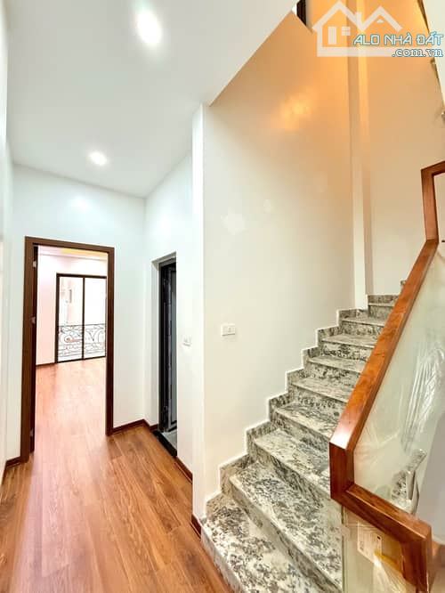 Cần bán em LÁNG giềng 52m2x4tầng , Mt 4m , giá chỉ 13tỷ - 4