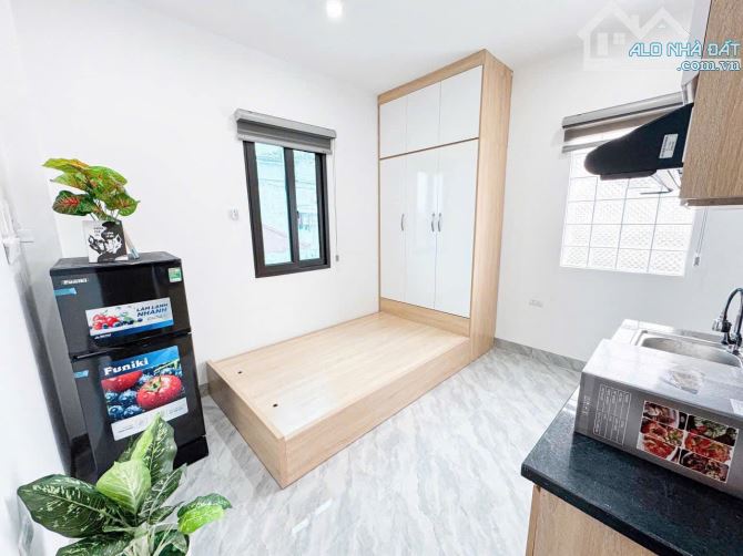 BÁN CHDV TRUNG TÂM CẦU GIẤY 90M - 8 TẦNG THANG MÁY - 36P FULL NỘI THẤT - DÒNG TIỀN 120TR - 4