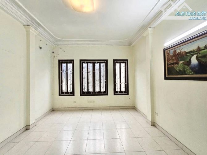 Nguyễn Chí Thanh - Đống Đa, phân lô ô tô, gara, nhà dân xây siêu chắc chắn, 46m2, 5 tầng - 4