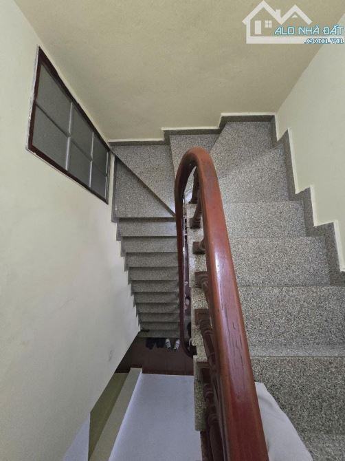 Bán nhà Mạc thái tổ, ô tô tránh, ô tô vào nhà, kinh doanh sầm uất. Diện tích 105m2 - 4