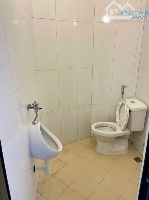 Mặt Phố Yên Lãng - vỉa hè 3m - kinh doanh sầm uất - 4 tầng - 10.3 Tỷ - 5
