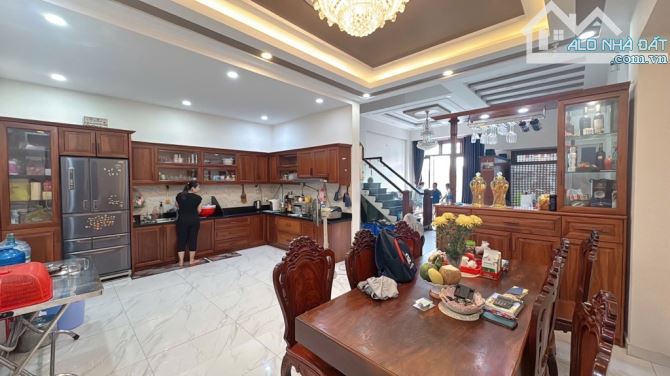 Bán Biệt Thự Phú Thọ Hoà, 500m2, 4 tầng, 14x36m, đường ô tô 8m, giá thương lượng, gần MT - 5