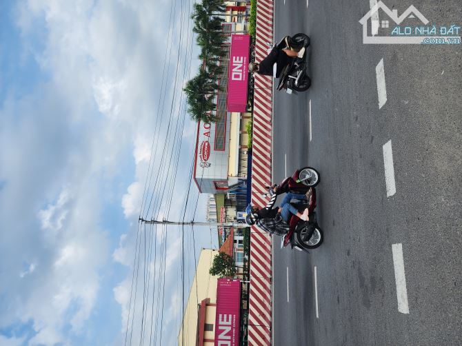 Bán nhà, MT kinh doanh DT743b, 250m2 C4 +12 phòng trọ, Thuận An nhỉnh 7 tỷ TL chủ - 5