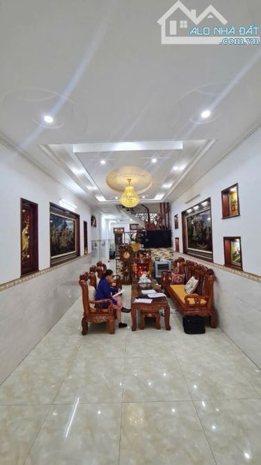 VỊ TRÍ VIP CỰC ĐẸP - KHU VIP TÊN LỬA - MẶT TIỀN KINH DOANH ĐỈNH - 4 TẦNG MỚI ĐẸP KIÊN C - 6