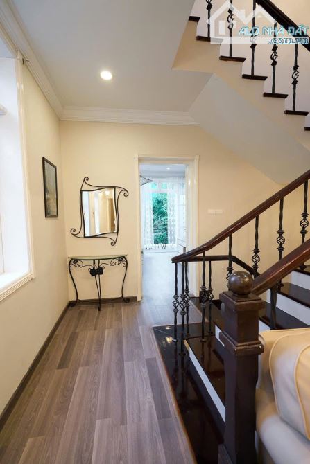 Bán Biệt Thự Ciputra 300m2 4 tầng MT 10m Lô Góc Vip của Vip Hoàn Hảo Rất đẹp An Ninh 24/24 - 7