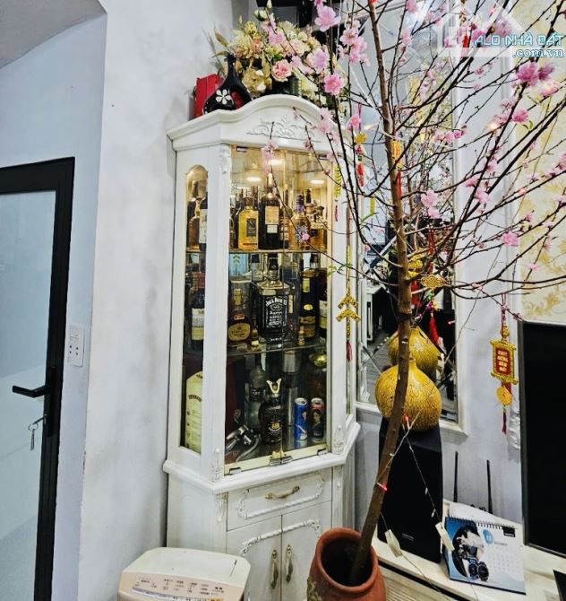 Phạm Văn Đồng-Lô Góc 3 Thoáng -Cách Mặt Phố Chỉ 30m -35m .6 Tầng .4 Ngủ. Giá 7,3 Tỷ - 7
