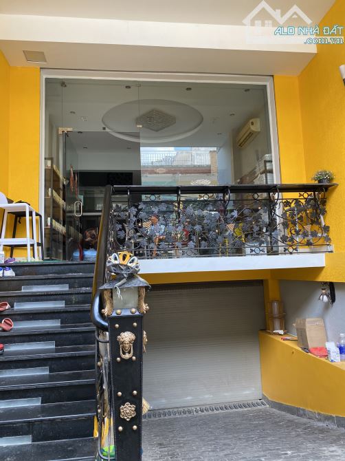 Mặt bằng cho thuê hẻm xe hơi. GIÁ CHỈ 10 TRIỆU Ngang 5m dài 20m. 1 tầng hầm để được 2 chiế - 7