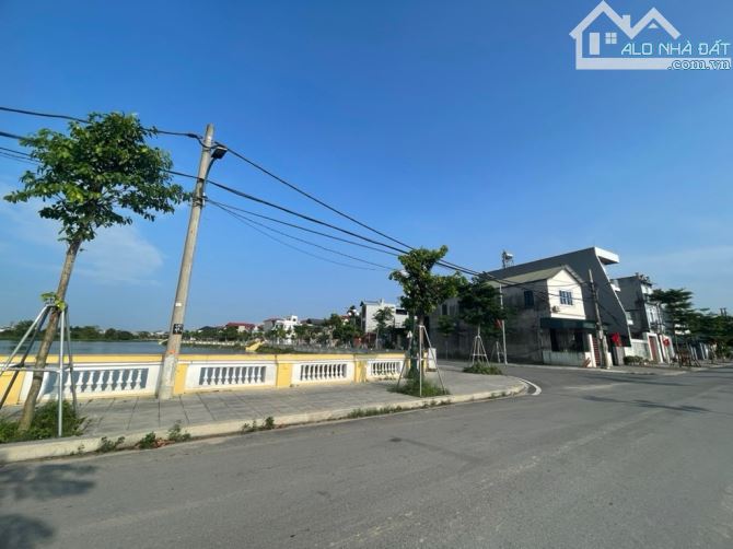 Đất Tàm Xá-Đông Anh-Gần Hồ Điều Hòa-DT 180m2 - MT 7,5m-Đường Ô Tô Tải Tránh - Thông Bàn Cờ
