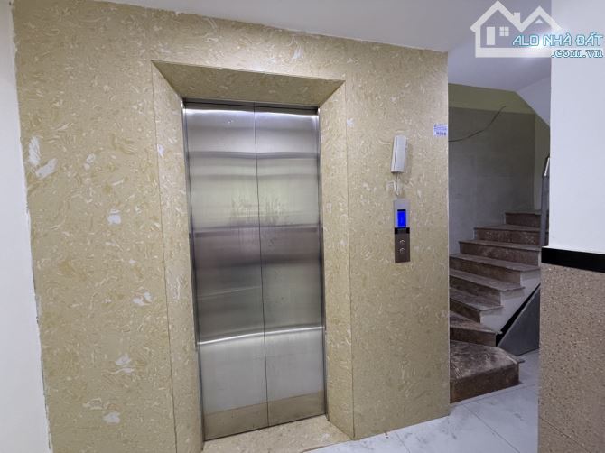 CỰC HIẾM - CĂN HỘ DÒNG TIỀN 97m² - THANG MÁY - Ô TÔ ĐỖ CỔNG - FULL NỘI THẤT