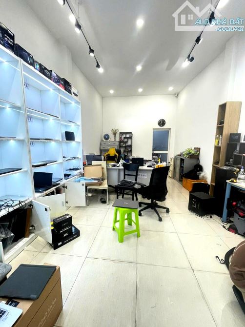 GIẢM 1 TỶ BÁN GẤP NHÀ MẶT TIỀN KINH DOANH NGUYỄN TRỌNG TUYỂN PHÚ NHUẬN CHỈ 15 TỶ .