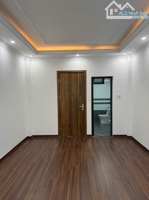 BÁN GẤP NHÀ MẬU LƯƠNG VÀI BƯỚC RA KHU ĐÔ THỊ XA LA DT 33M2 GIÁ 5.4 TỶ CÓ THƯƠNG LƯỢNG