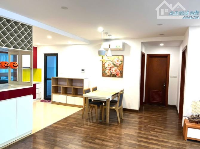 CC CAO CẤP TÂN HOÀNG MINH - 36 HOÀNG CẦU GIÁ 10 TỶ 86m2 2PN, VIEW HỒ NỘI THẤT CAO CẤP