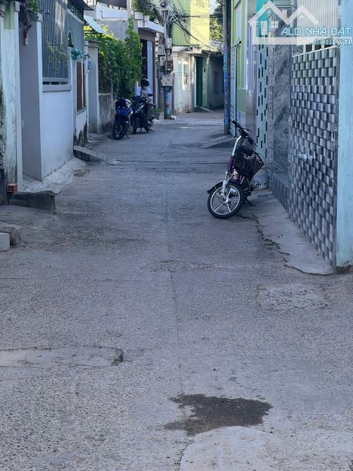 Bán nhà 1 lầu hẻm ô tô trần hưng đạo, phan thiết chỉ 2ty3