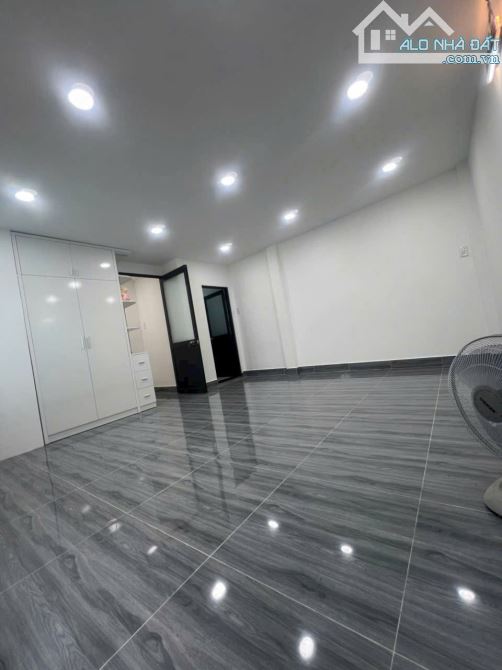 Bán nhà Lê Văn Phan, 22m2, 2 tầng, siêu đẹp, nhỉnh 2 tỷ