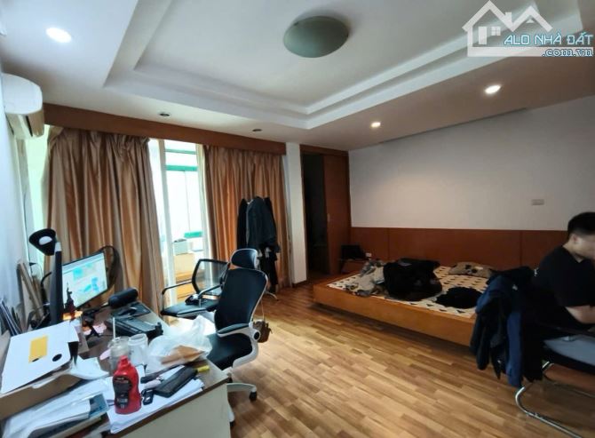 Siêu hiếm! Ba Đình - Giảng Võ - 130m - 3 ngủ - lô góc - sổ rộng.
