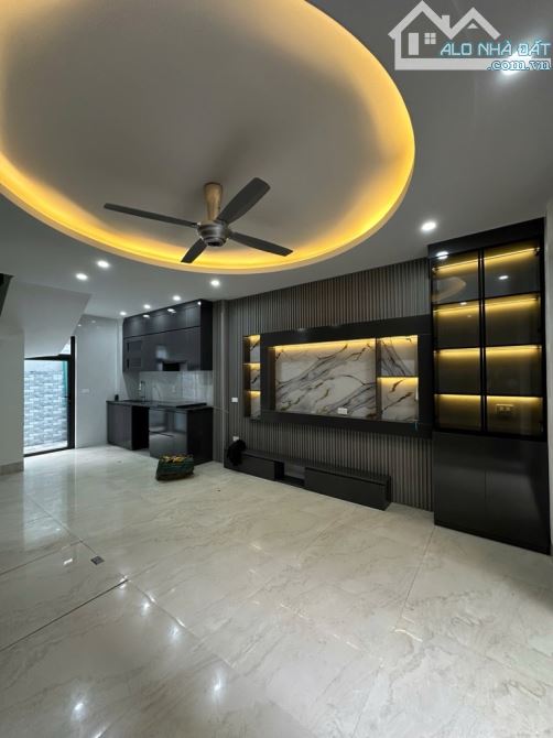 Phố Lụa, Vạn Phúc - MỚI KÍNH COONG, Ô TÔ ĐỖ CỬA, FULL NỘI THẤT - DT 37m x 5T - Nhỉnh 7 tỷ