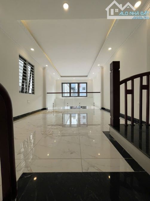 🔥BÁN NHÀ NGÕ 63 CỔ LINH - LONG BIÊN-6 TẦNG-Ở NGAY🏡42m²-GIÁ 6.25 TỶ(TL)