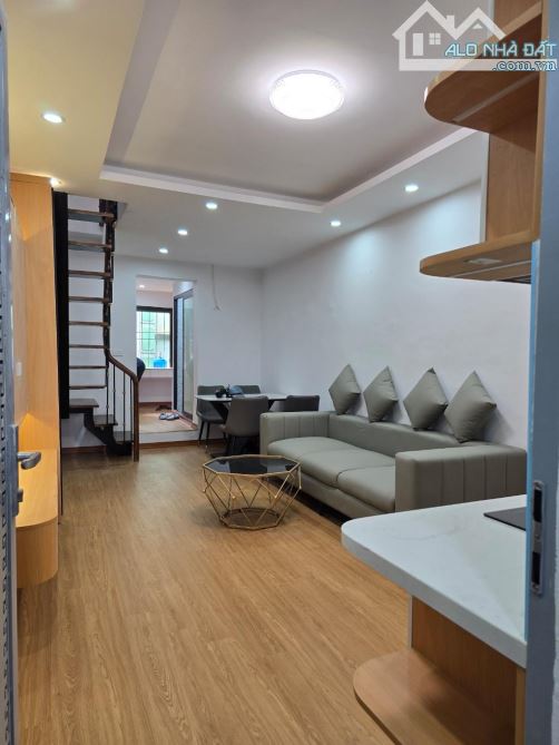 Căn hộ Duplex phố Thanh Nhàn . DT 90m 3 ngủ , 1 khách , 2 wc
