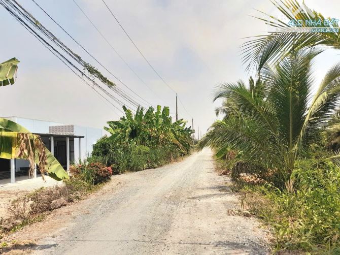 Hàng thơm, 1000m2 đất vườn view kênh cự đẹp , 750tr