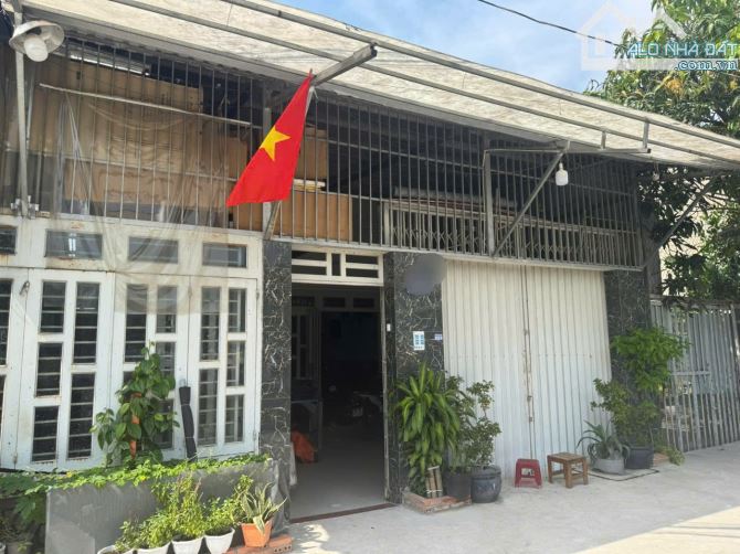 CHỦ GẤP BÁN DT KHỦNG 8X22M HẺM 6M THỚI TAM THÔN HÓC MÔN GẦN QUẬN 12