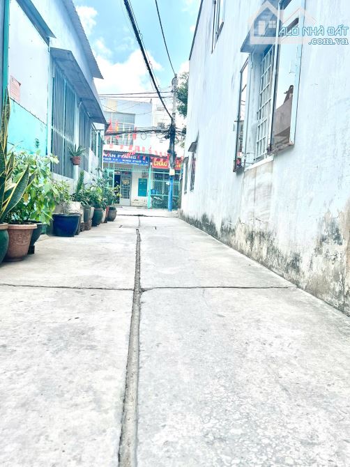 Bình Tân - Nhà hẻm Lê Đình Cẩn - Tân Tạo - Cấp 4 có 5 phòng trọ - Sổ hồng riêng