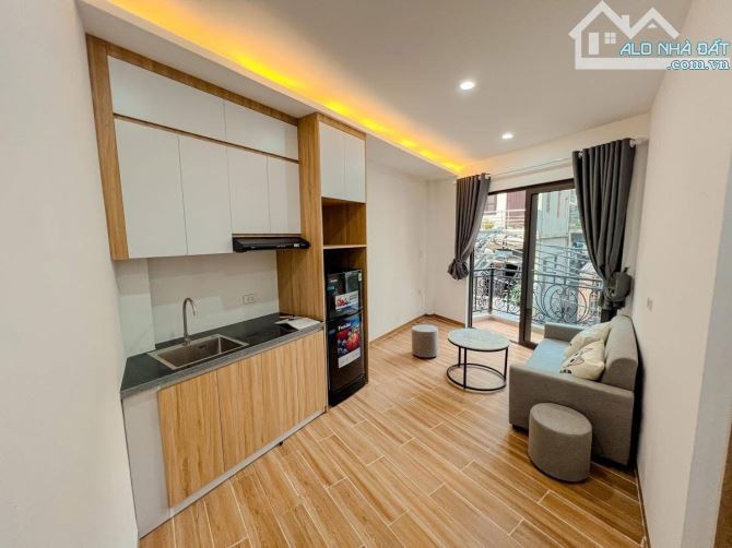 Bán CCMN Hoàng Quốc Việt, 75m², 7 tầng, 18 phòng, dòng tiền 85tr/tháng